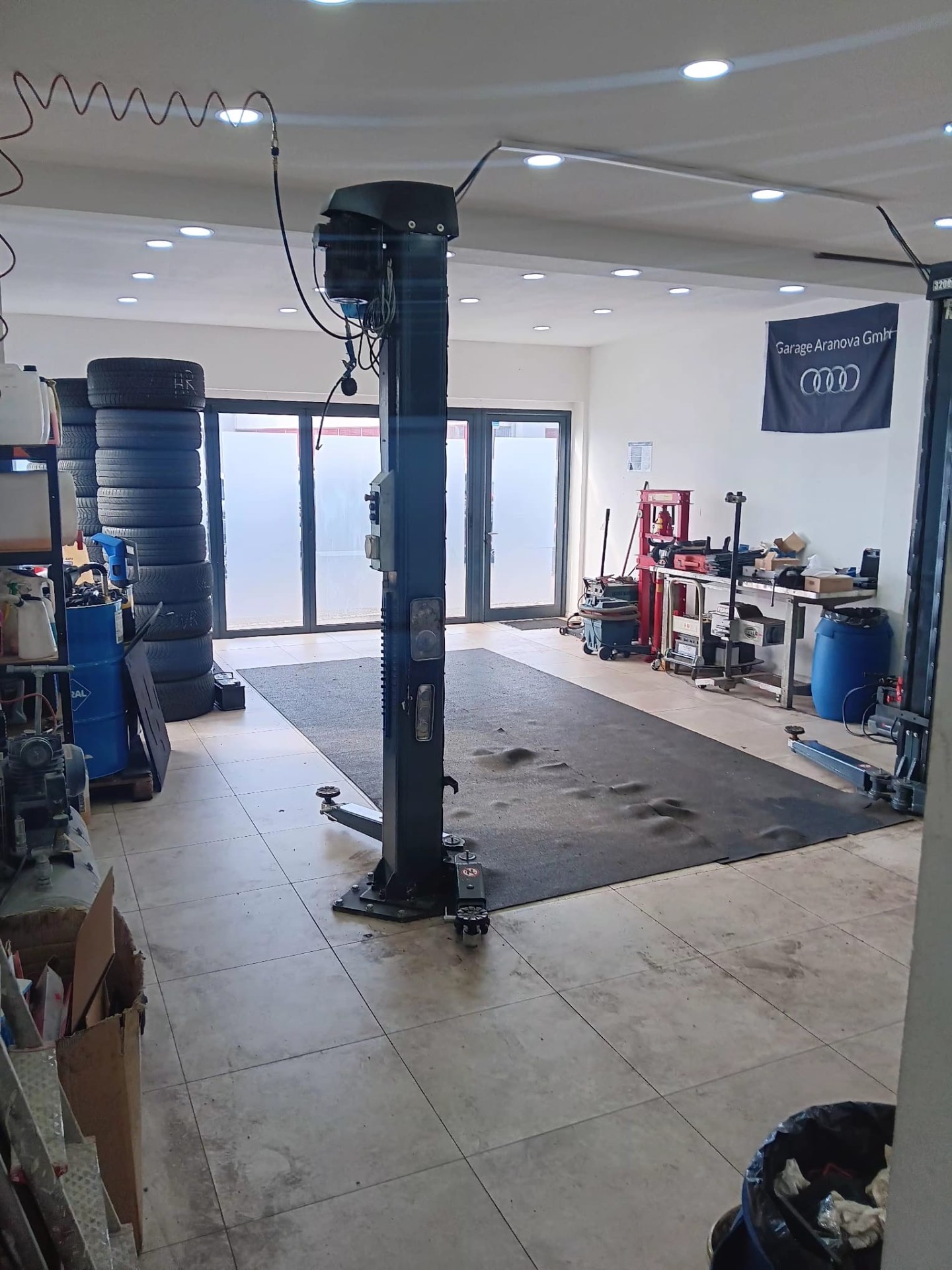 Werkstatteinblick Garage Aranova Gretzenbach